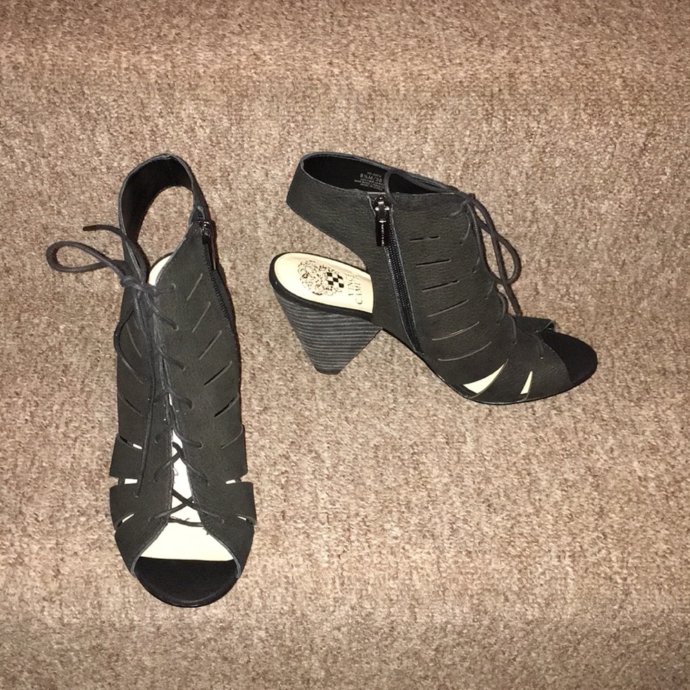 ♣️NWT Vince Camuto Genuine Leather Lace Up Booties